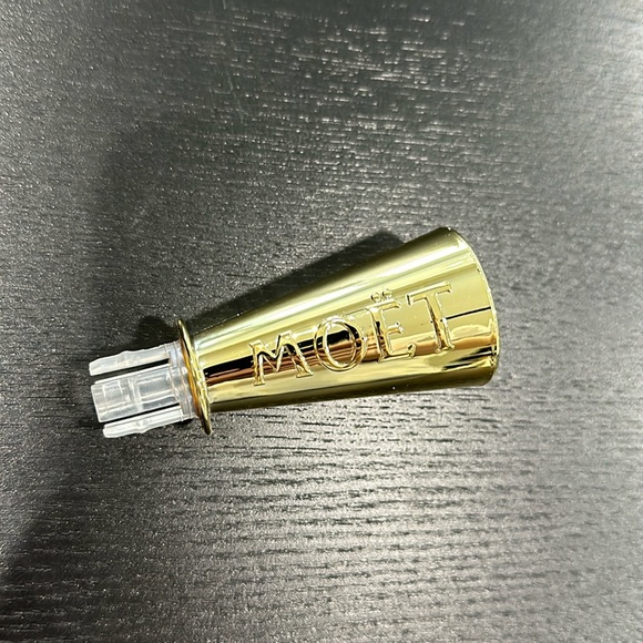 Moet Mini Champaign Bottle Sipper - Picture 1 of 5